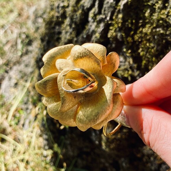 Vintage Erwin Pearl P.E.P Signed Gold Tone Rose Scarf Clip - Picture 1 of 4